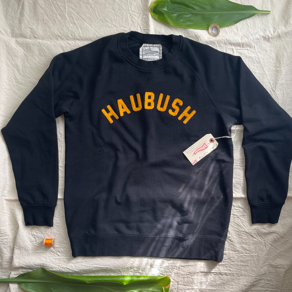 Mens Raglan Fleece Black x Gold Haubush Applique